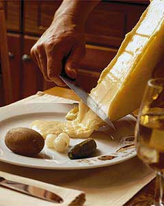 Traditional Raclette serving 
