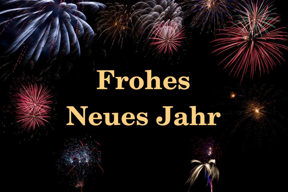 Frohes Neues Jahr with fireworks